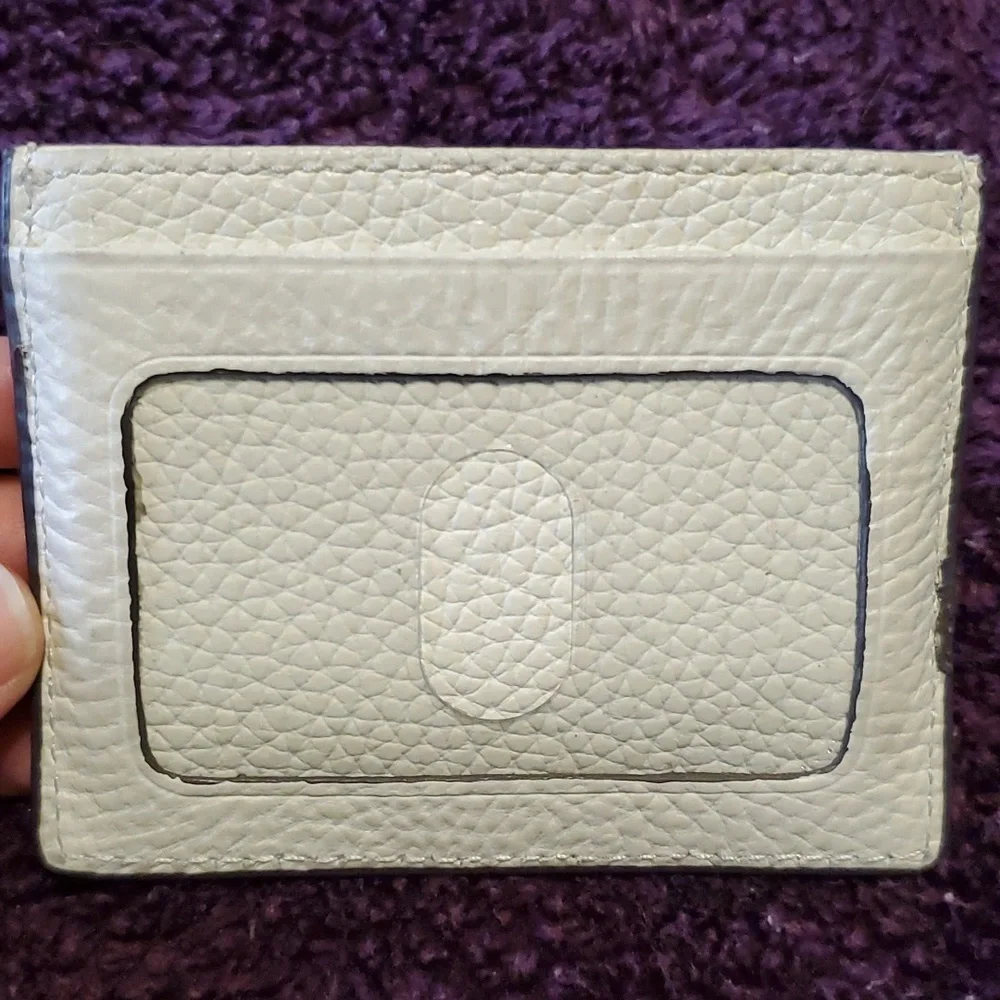 💥 SOLD 🚫  Dooney & Bourke card wallet, cream colored- - Picture 3 of 8